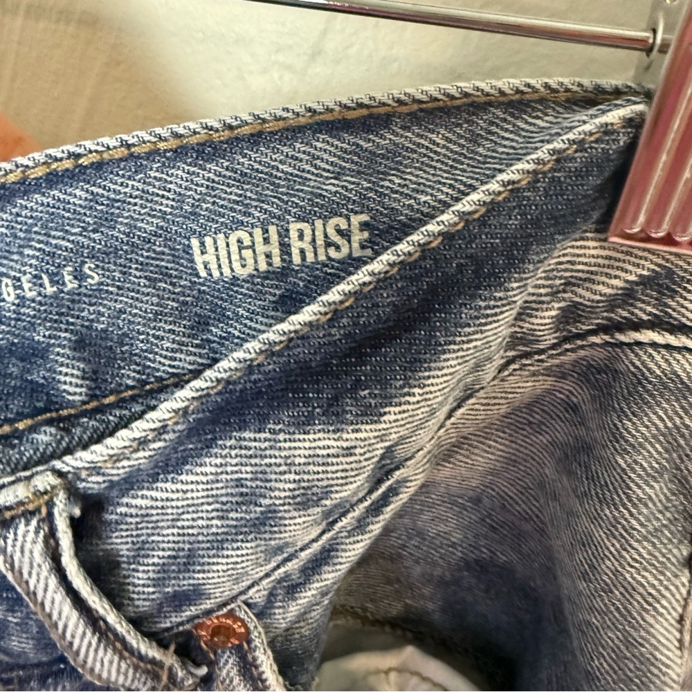 Rewash High Rise Distressed Straight Leg Jeans | Size 29 - Picture 6 of 7